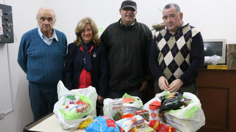 La Caja de Jubilaciones entrega alimentos a 135 municipales